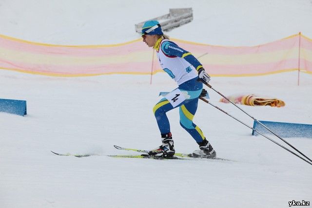 После победы сборной Казахстана в эстафете 4х5 километров новые чемпионки Азиады от всей души благодарили их тренера Владимира Филимонова.