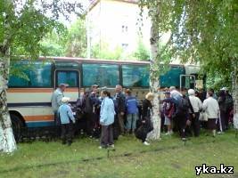 Юные футболисты отправились в спортивный лагерь.