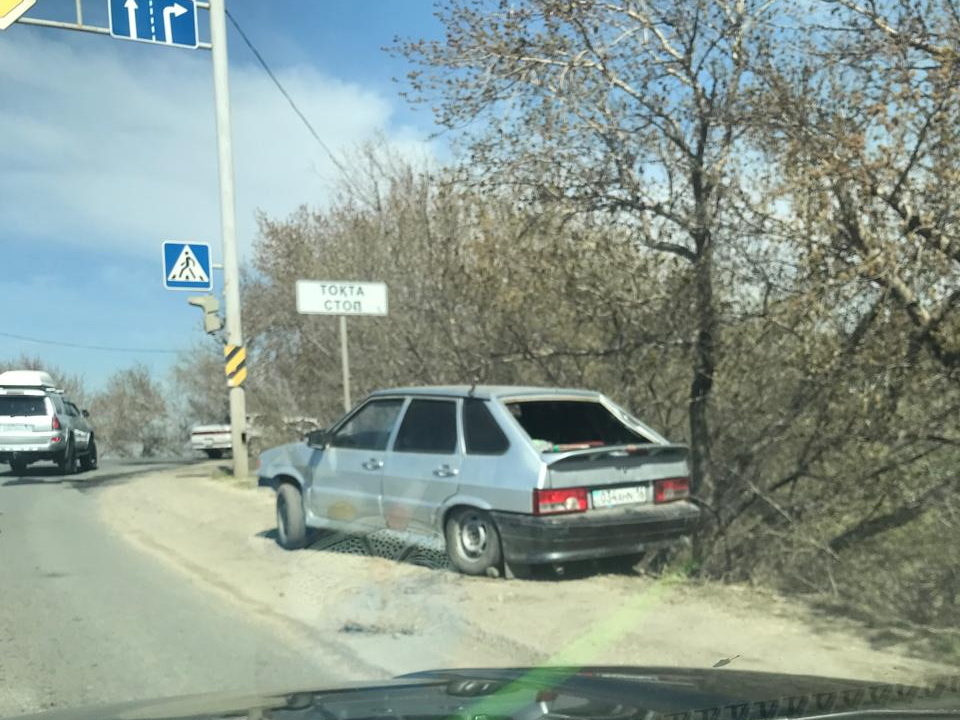 В Усть-Каменогорске опрокинулся автомобиль