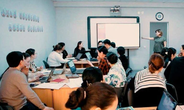 Более 28 тысяч педагогов прошли курсы повышения квалификации в Казахстане
