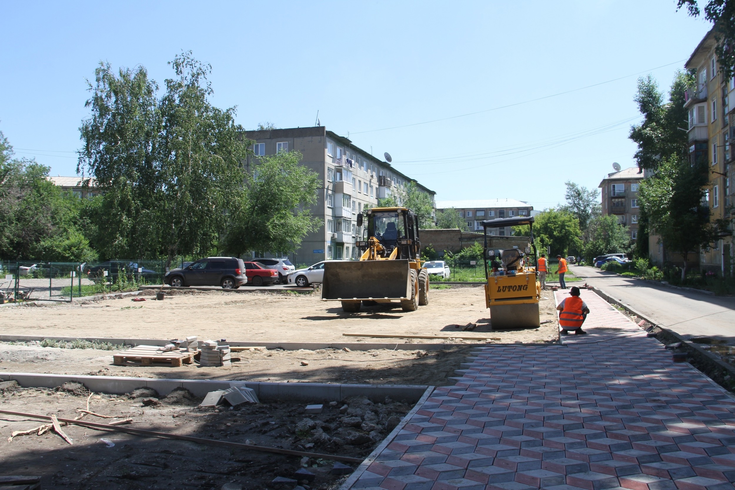 Досуговая зона для пенсионеров появится в одном из благоустраиваемых дворов в Усть-Каменогорске