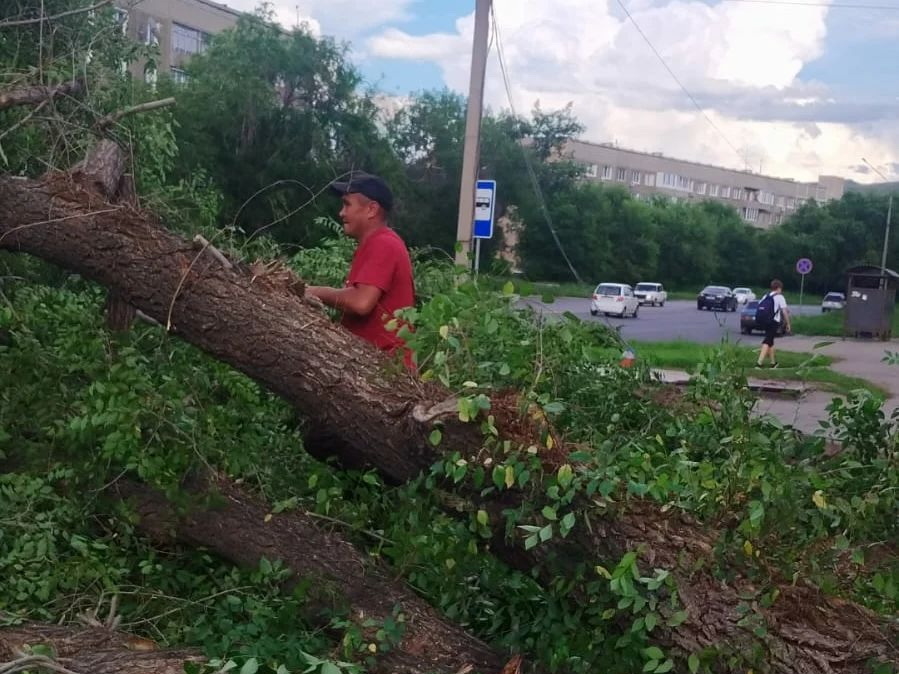 В Усть-Каменогорске сотни абонентов на протяжении нескольких часов оставались без света