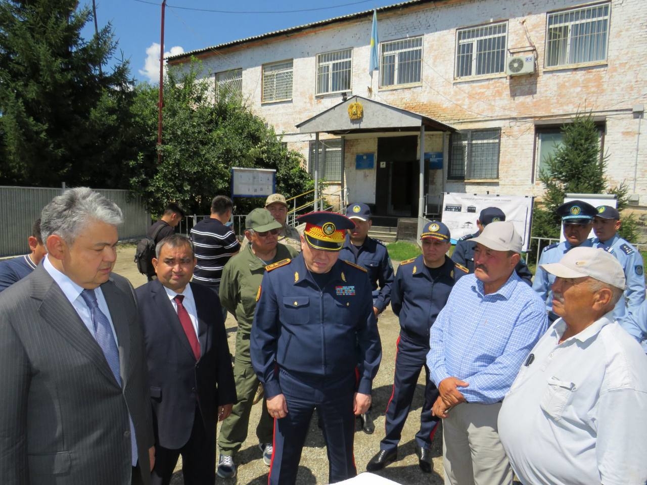 В ВКО министру внутренних дел показали, в каких условиях работают полицейские