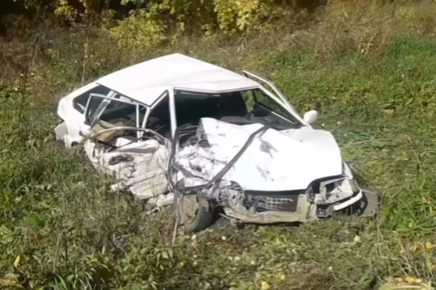 В очередном ДТП на трассе в Восточном Казахстане пострадали двое пассажиров