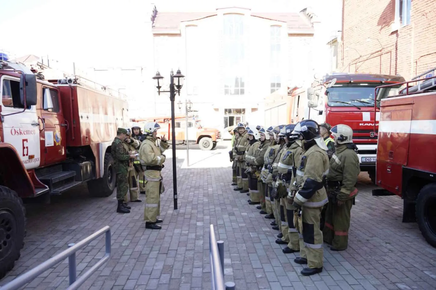 Пожарные Усть-Каменогорска провели учения в кинотеатре