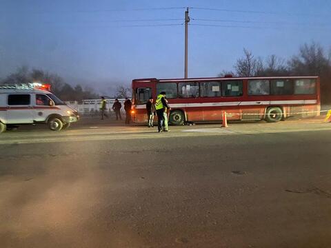 В Усть-Каменогорске автобус насмерть сбил пешехода