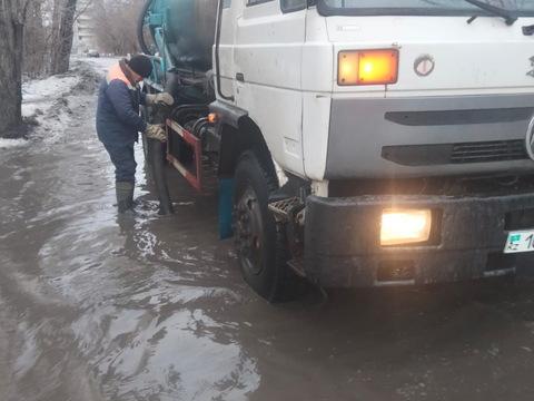 В Усть-Каменогорске подтопило участки улиц