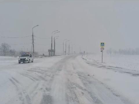 В ВКО по-прежнему закрыты для движения несколько дорог и ледовая переправа