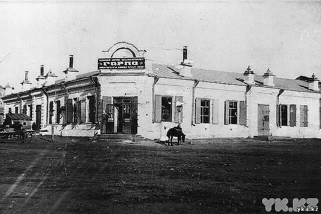 Бывший торговый дом «Саввы Семенова и сыновья», 1911 год,  ныне магазин «Сауле»